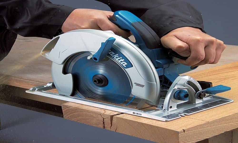 Sierra circular Makita