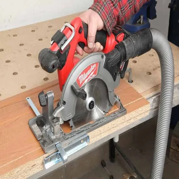 Sierra Circular Milwaukee M18CCS55-0